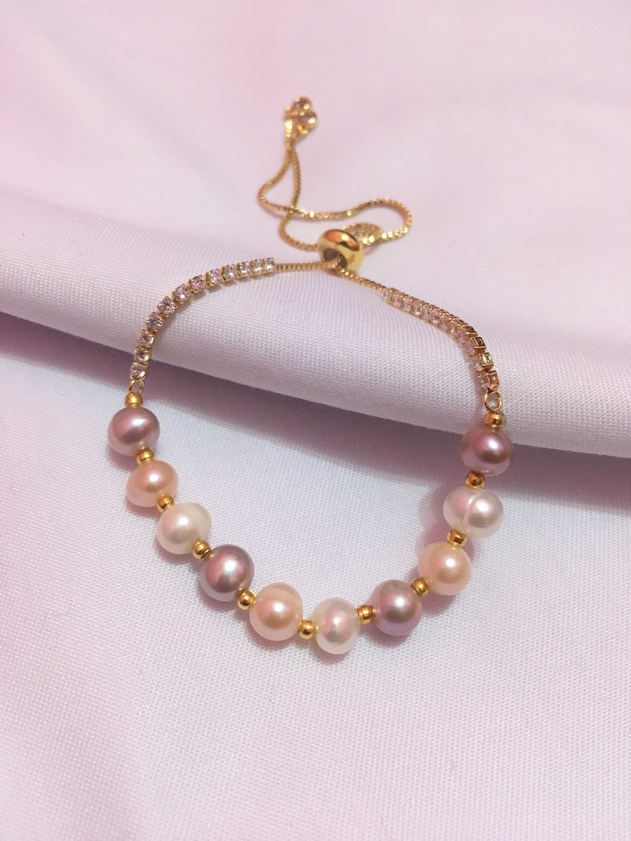 stylowa bransoletka złota z perłami